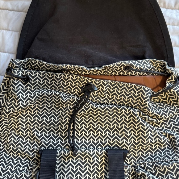 Kavu libby backpack black/ cream - Picture 8 of 15